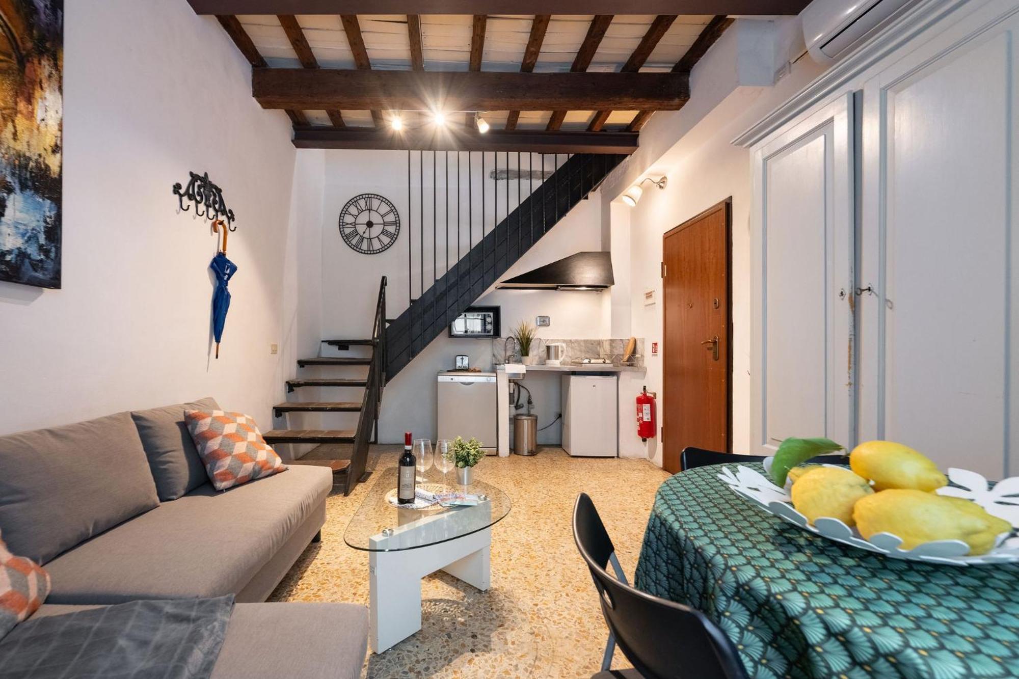 F1 - Santa Croce One Bedroom Apartment For Couples Φλωρεντία Εξωτερικό φωτογραφία